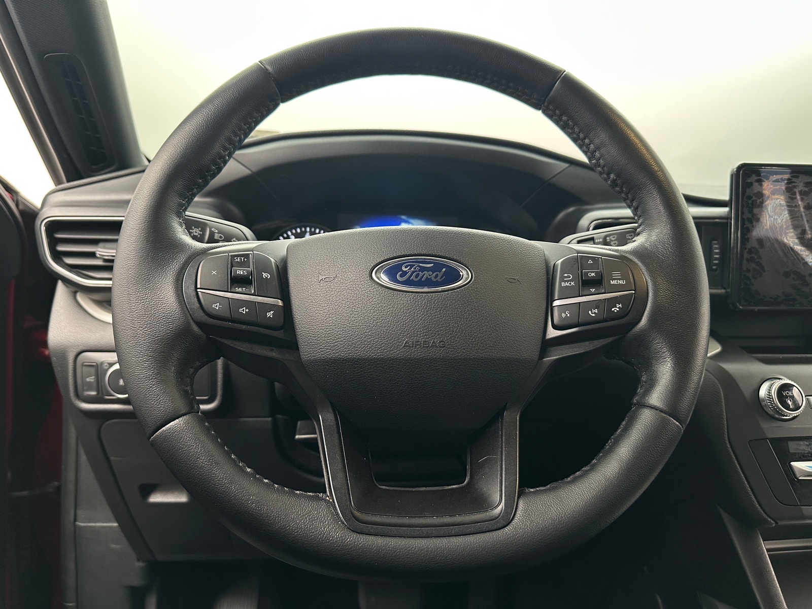 Thumbnail: 2020 Ford Explorer - 4