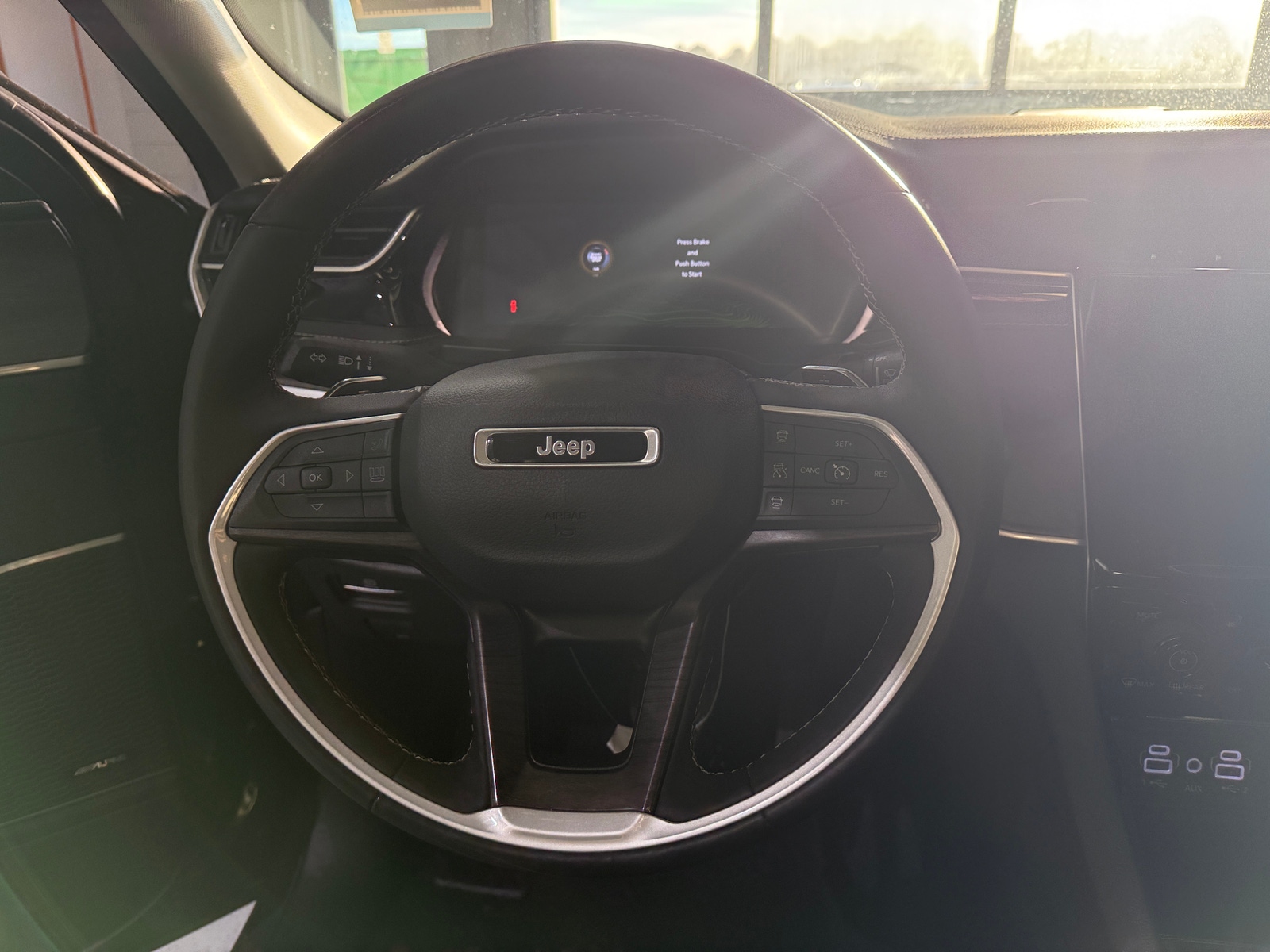 Thumbnail: 2023 Jeep Grand Cherokee - 4