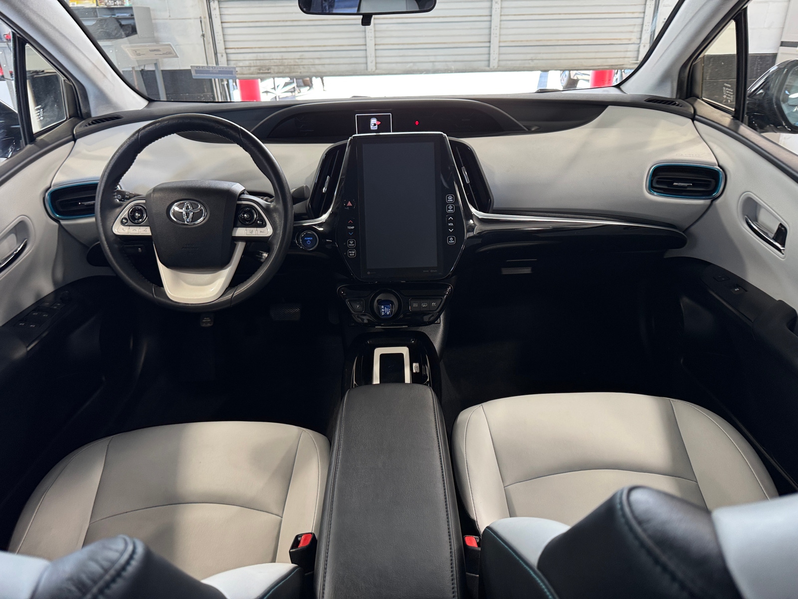 Thumbnail: 2017 Toyota Prius Prime - 3