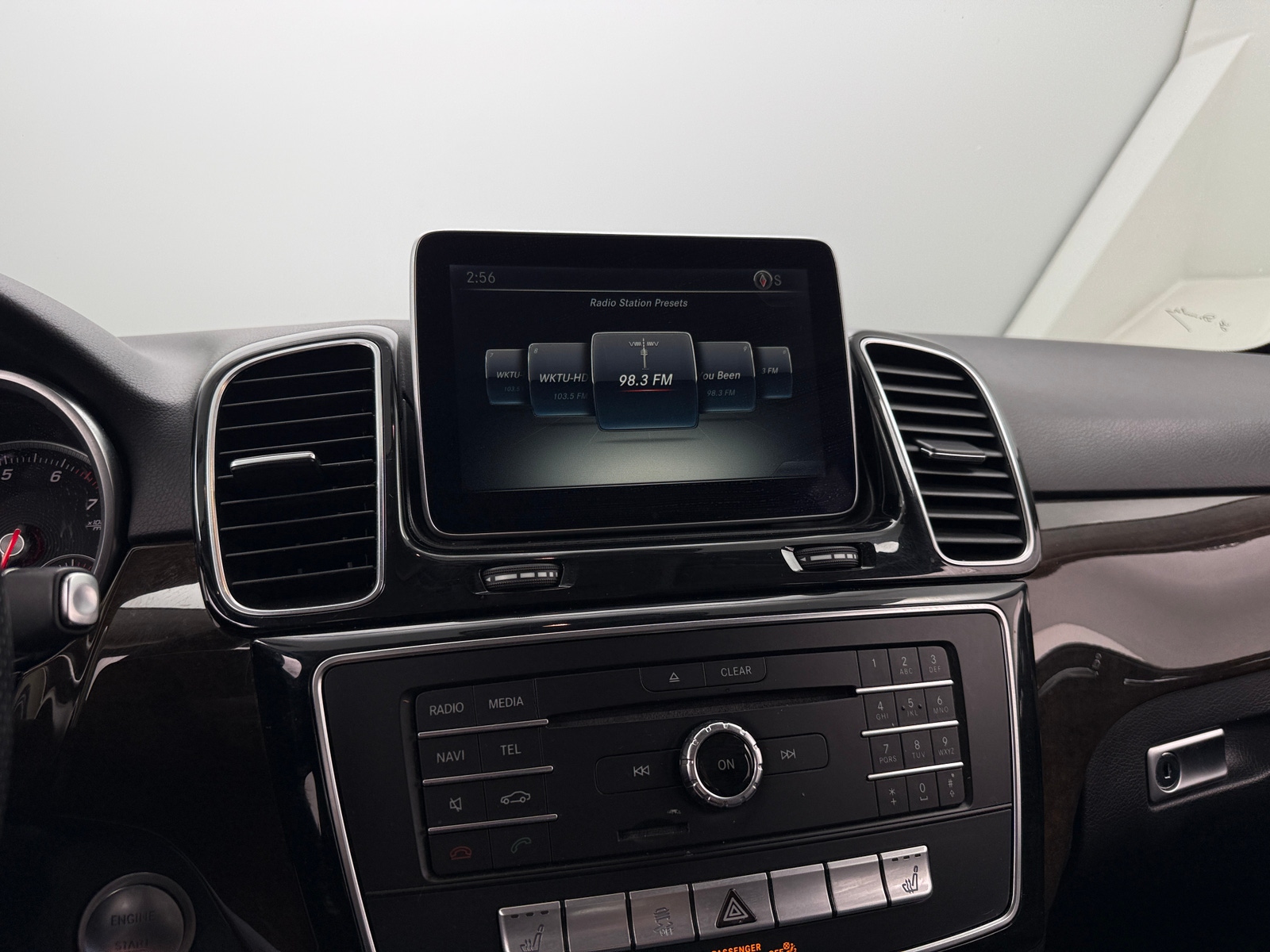 Thumbnail: 2016 Mercedes-Benz GLE - 3