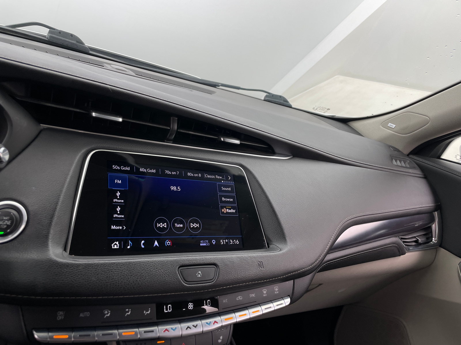 Thumbnail: 2019 Cadillac XT4 - 3