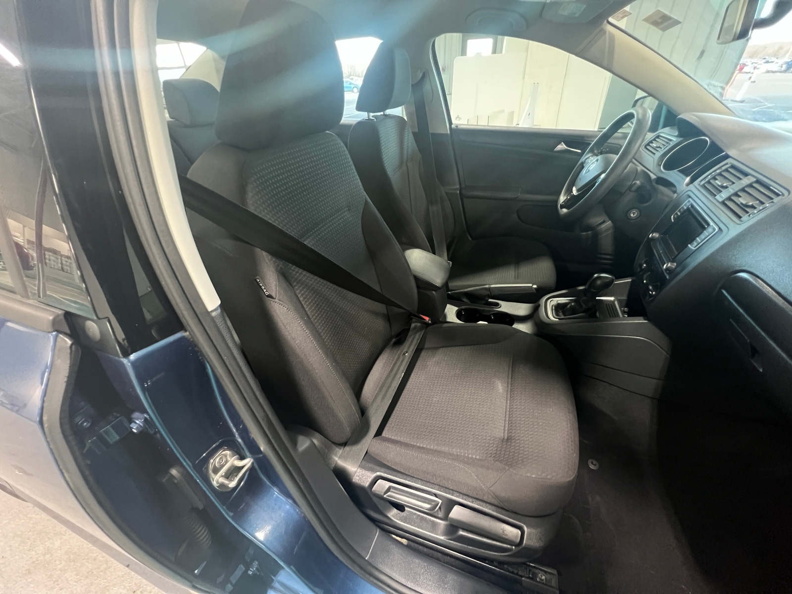 Thumbnail: 2016 Volkswagen Jetta - 2