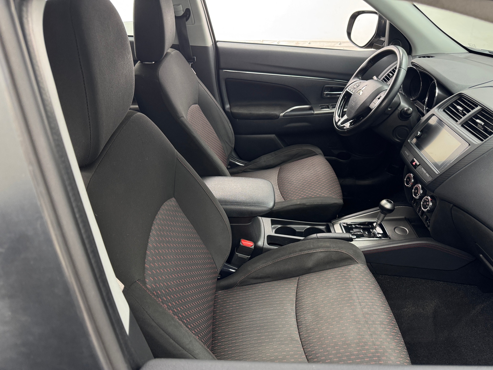 Thumbnail: 2019 Mitsubishi Outlander Sport - 2