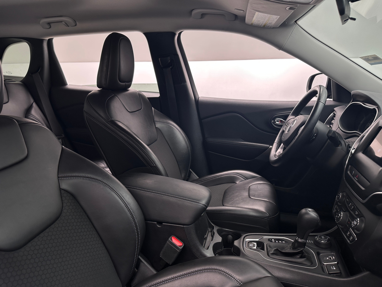 Thumbnail: 2020 Jeep Cherokee - 2