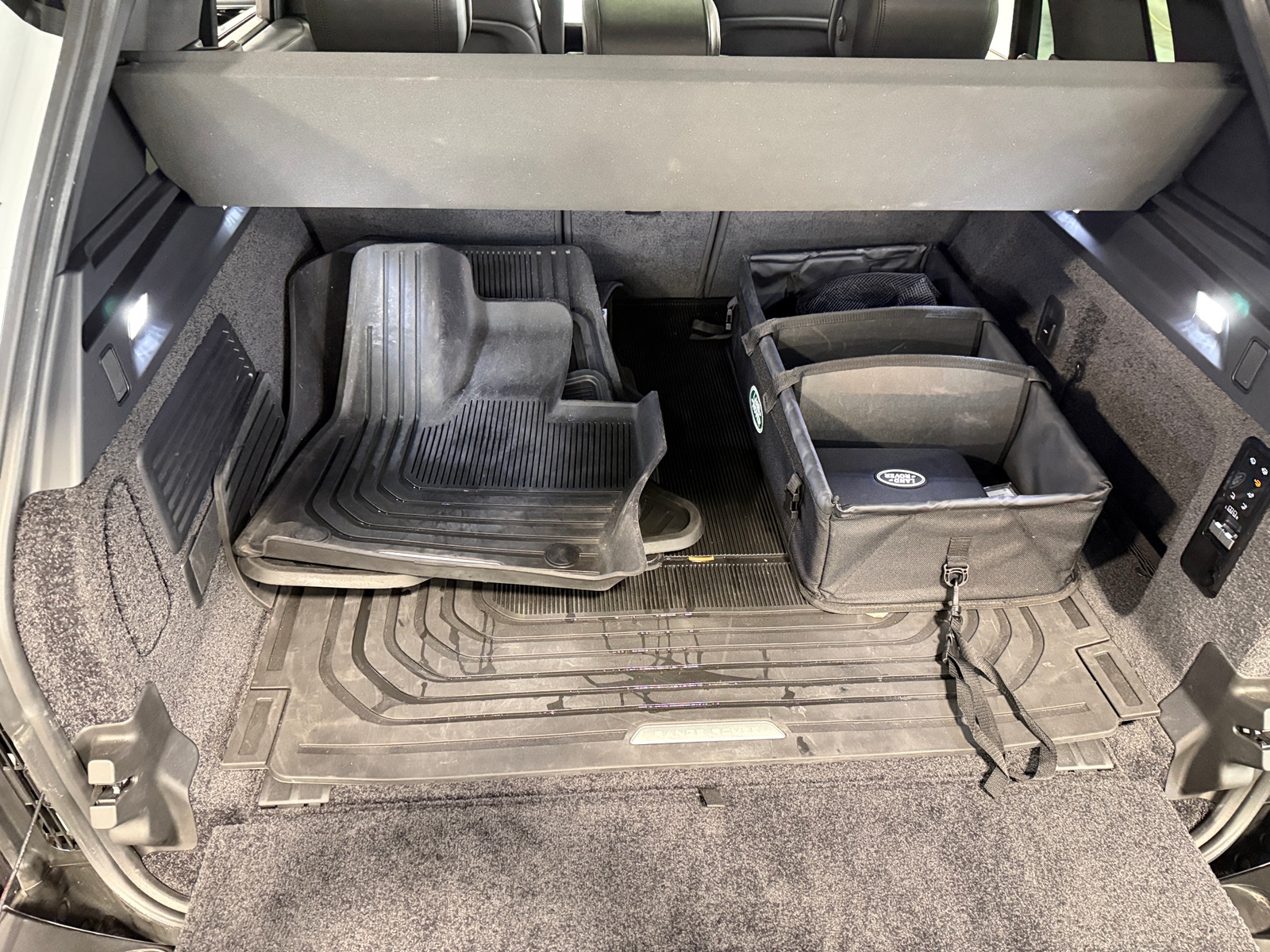 Thumbnail: 2024 Land Rover Range Rover - 6