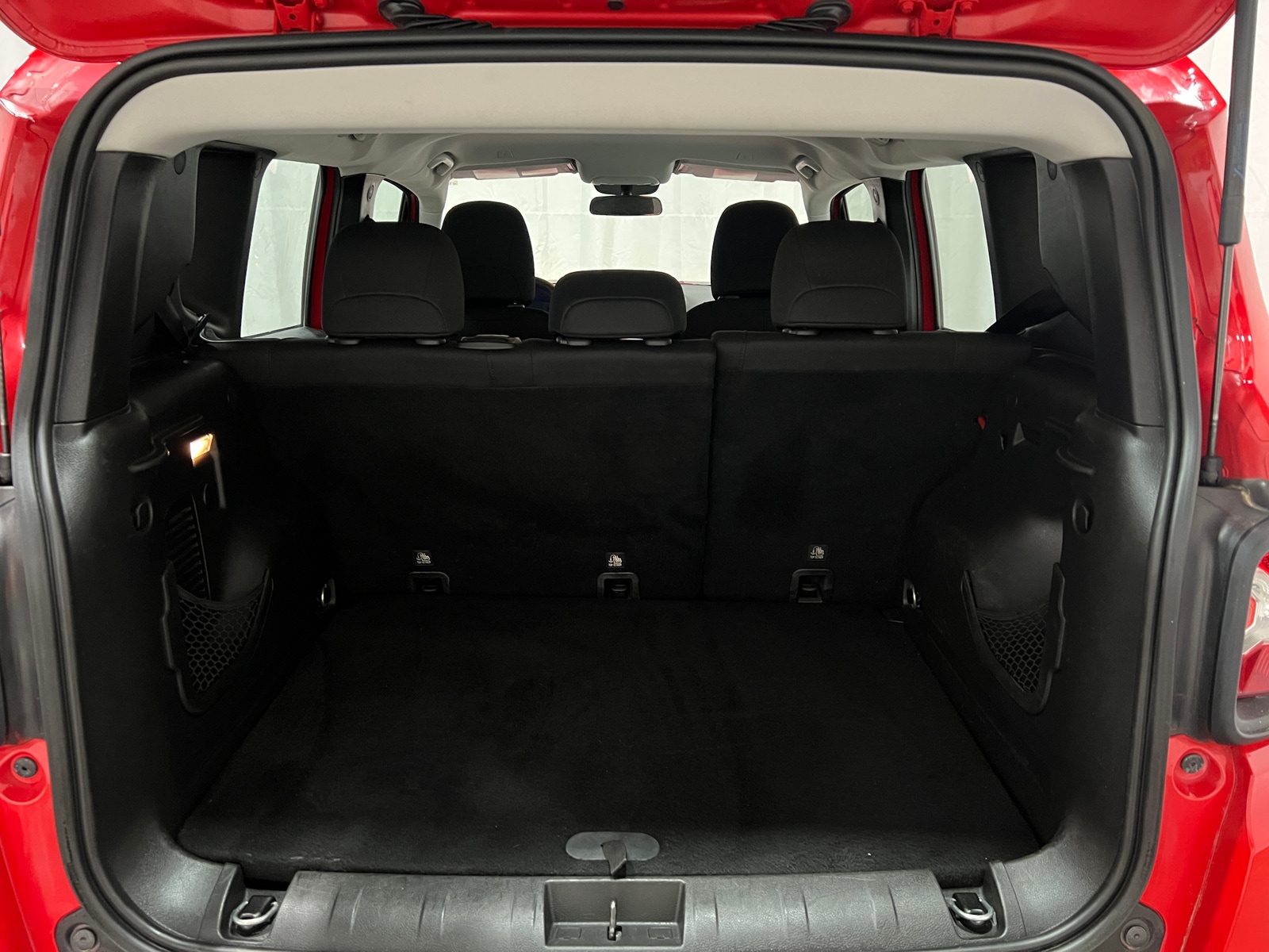 Thumbnail: 2018 Jeep Renegade - 7