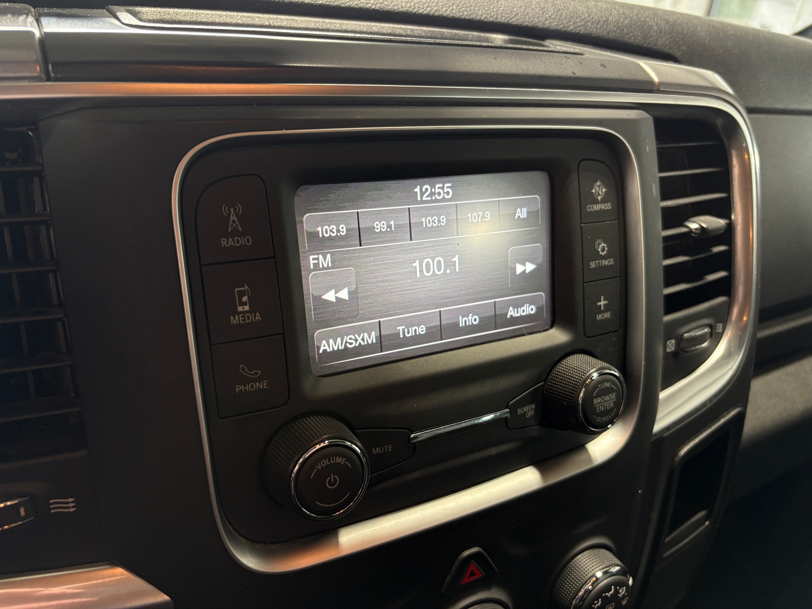 Thumbnail: 2024 RAM 1500 Classic - 4