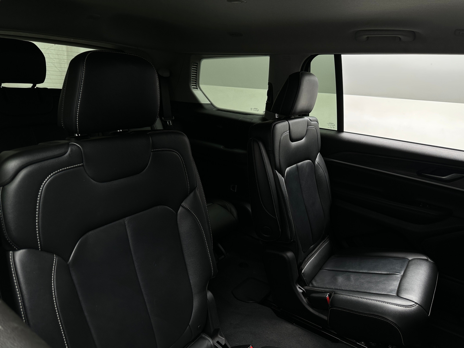 Thumbnail: 2023 Jeep Grand Cherokee L - 5