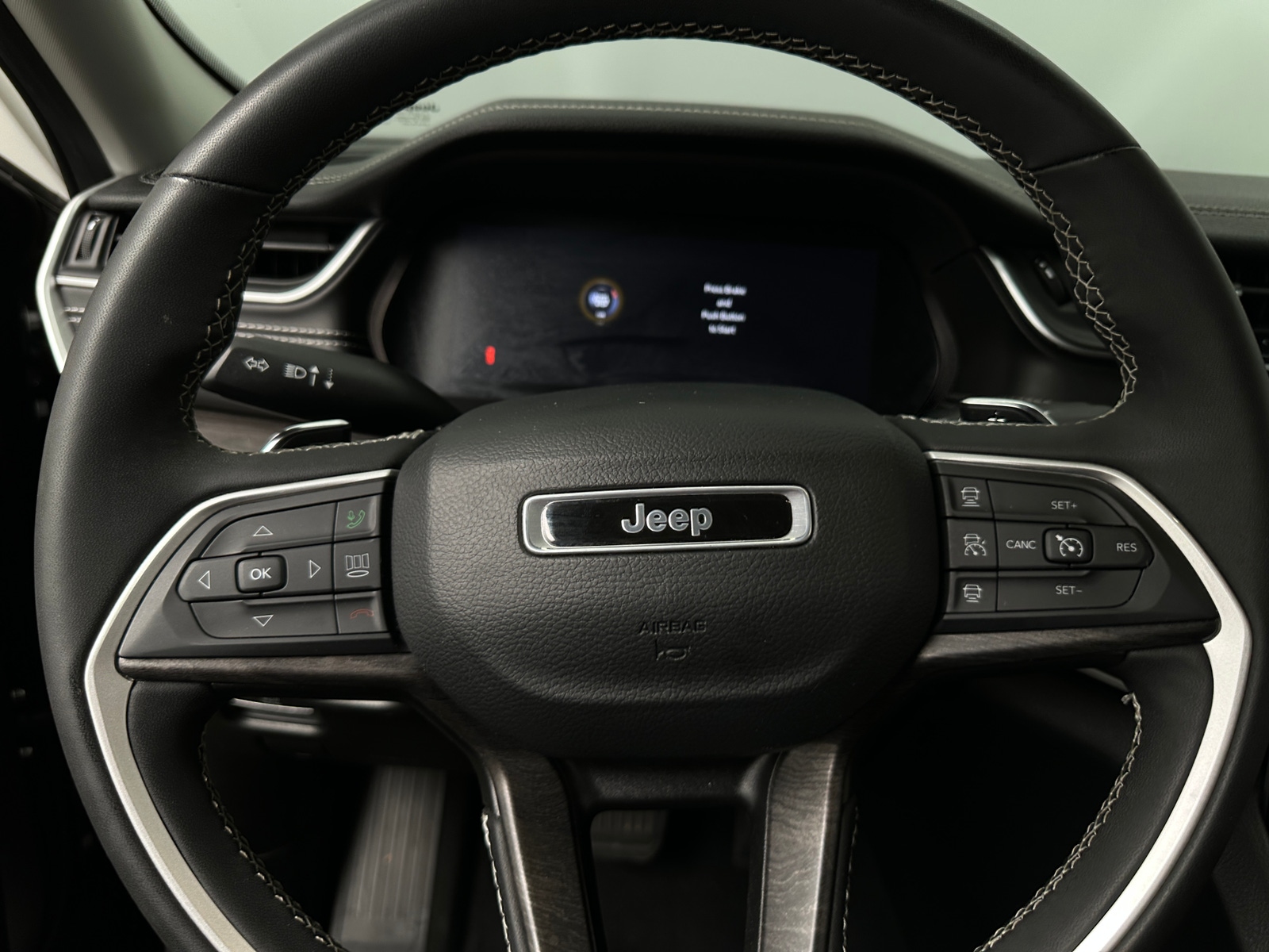 Thumbnail: 2023 Jeep Grand Cherokee L - 4