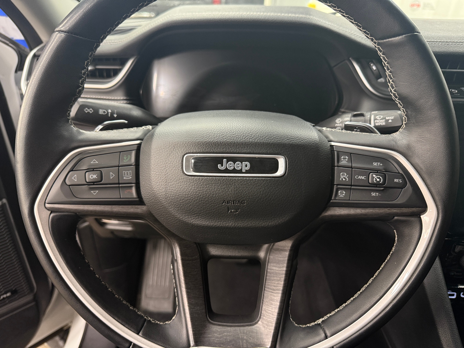 Thumbnail: 2022 Jeep Grand Cherokee L - 4