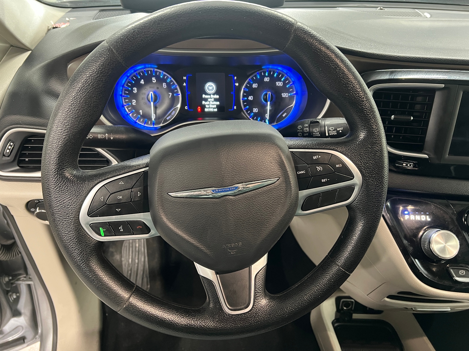 Thumbnail: 2020 Chrysler Voyager - 4