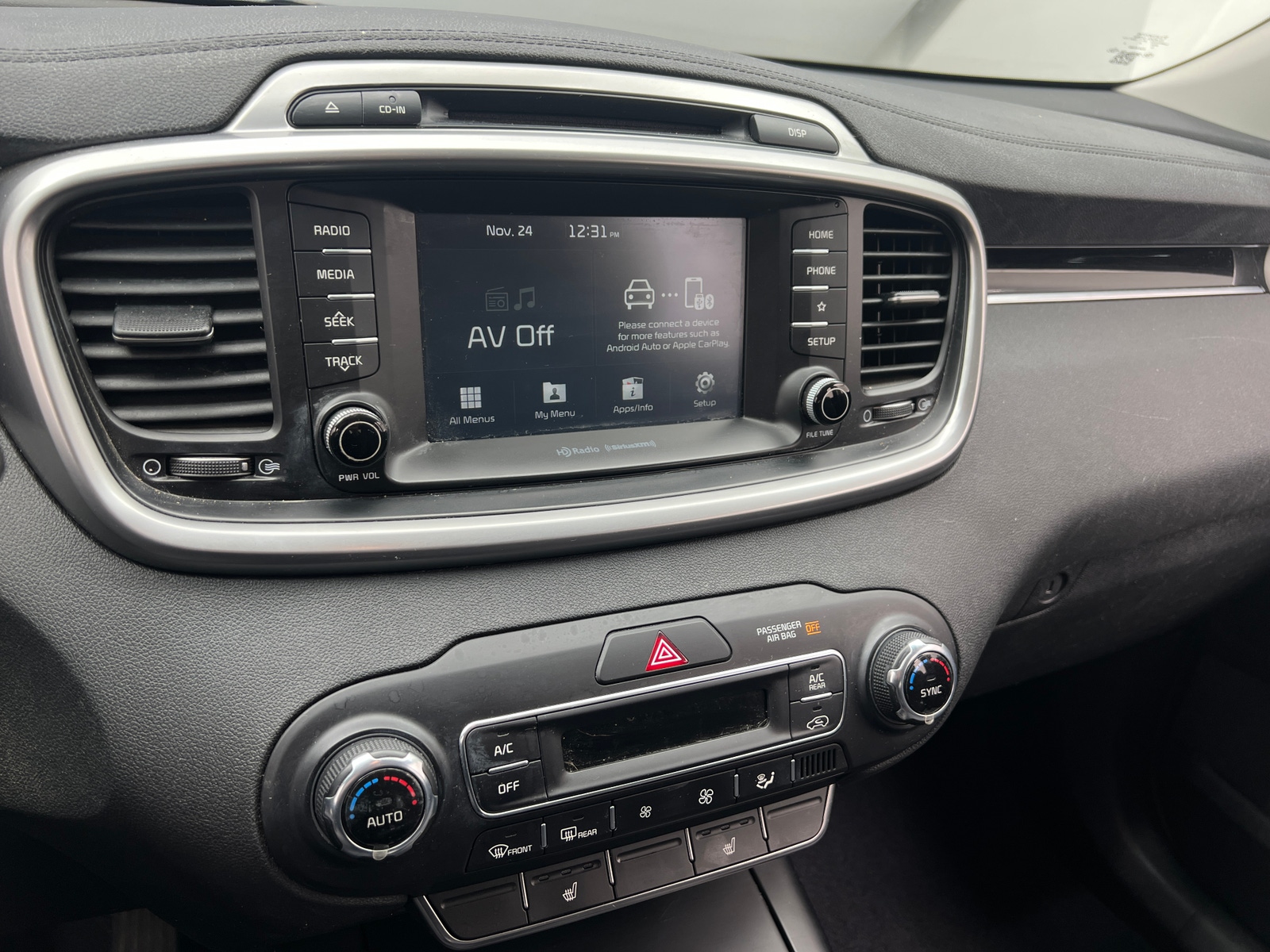 Thumbnail: 2019 Kia Sorento - 3