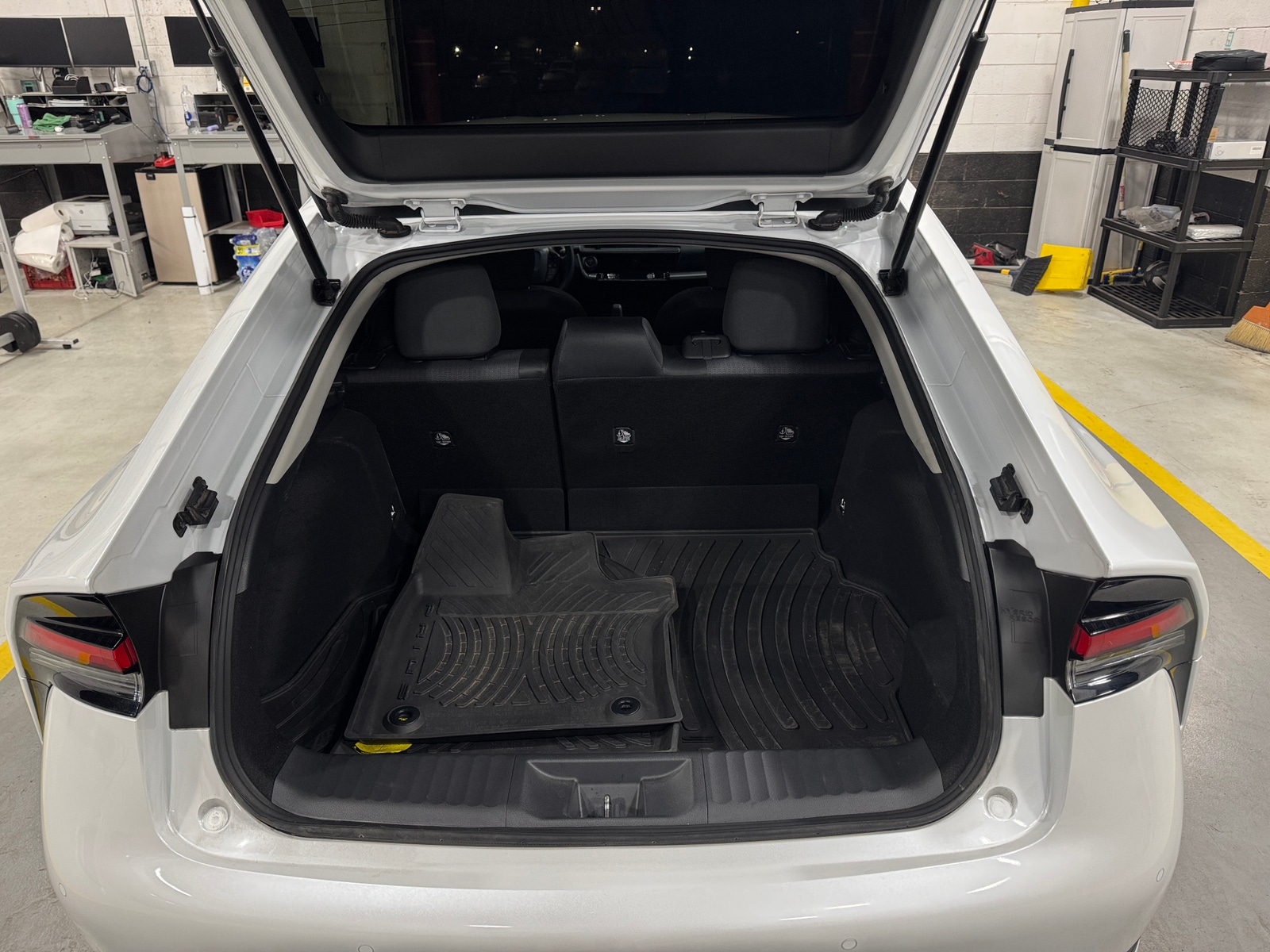 Thumbnail: 2024 Toyota Prius - 7