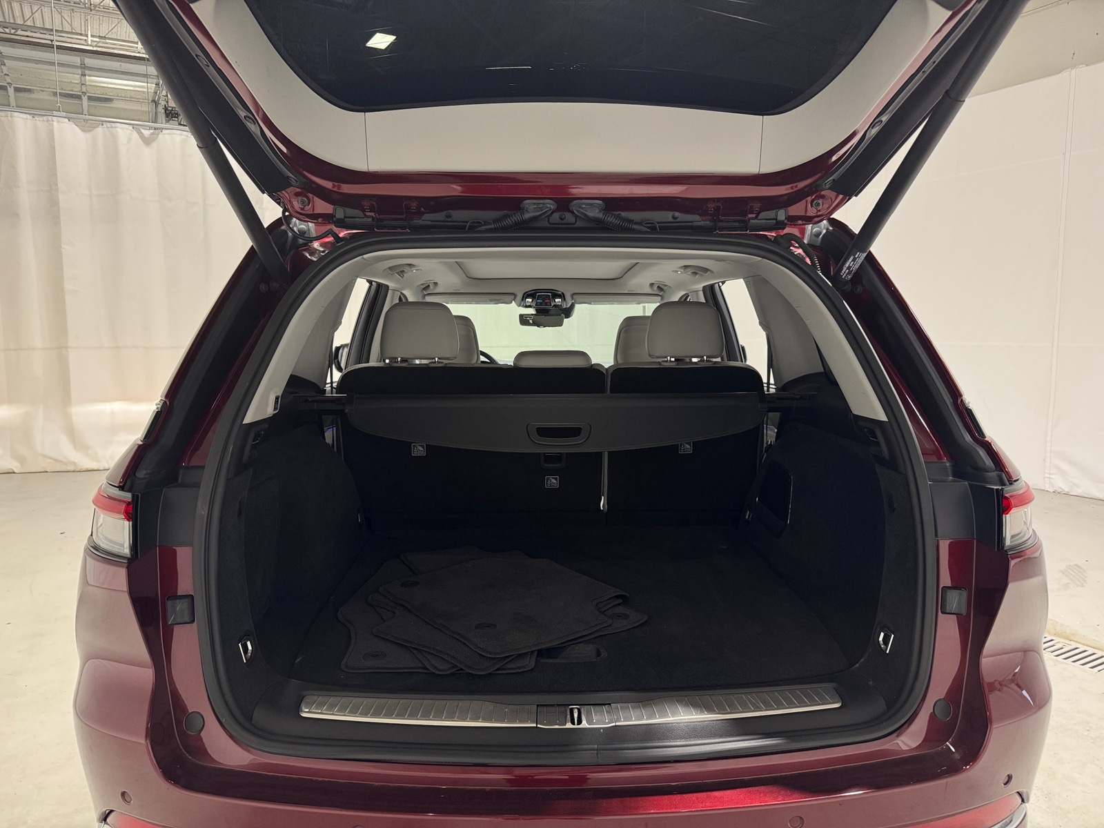 Thumbnail: 2022 Jeep Grand Cherokee - 6