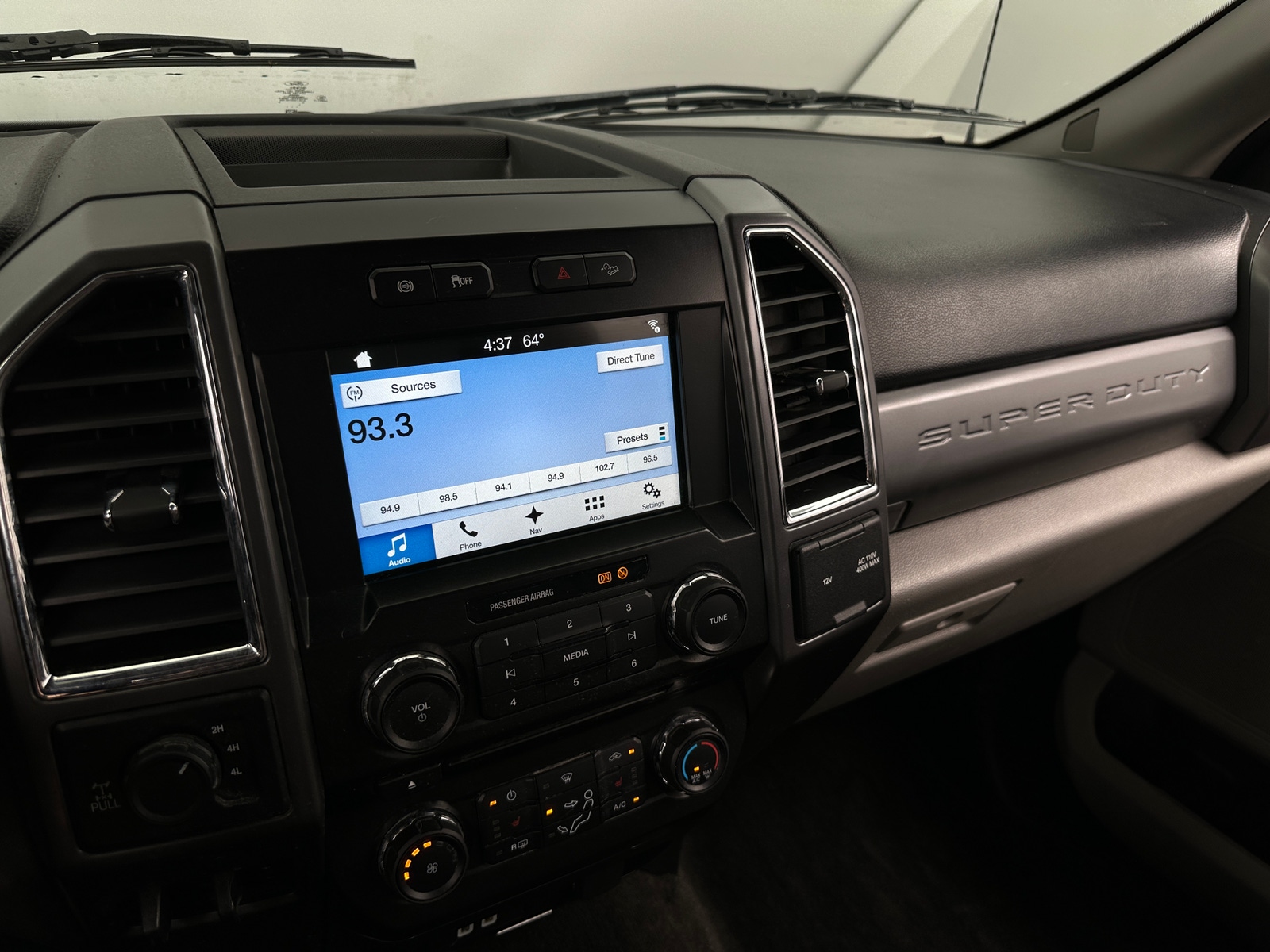 Thumbnail: 2017 Ford Econoline - 4