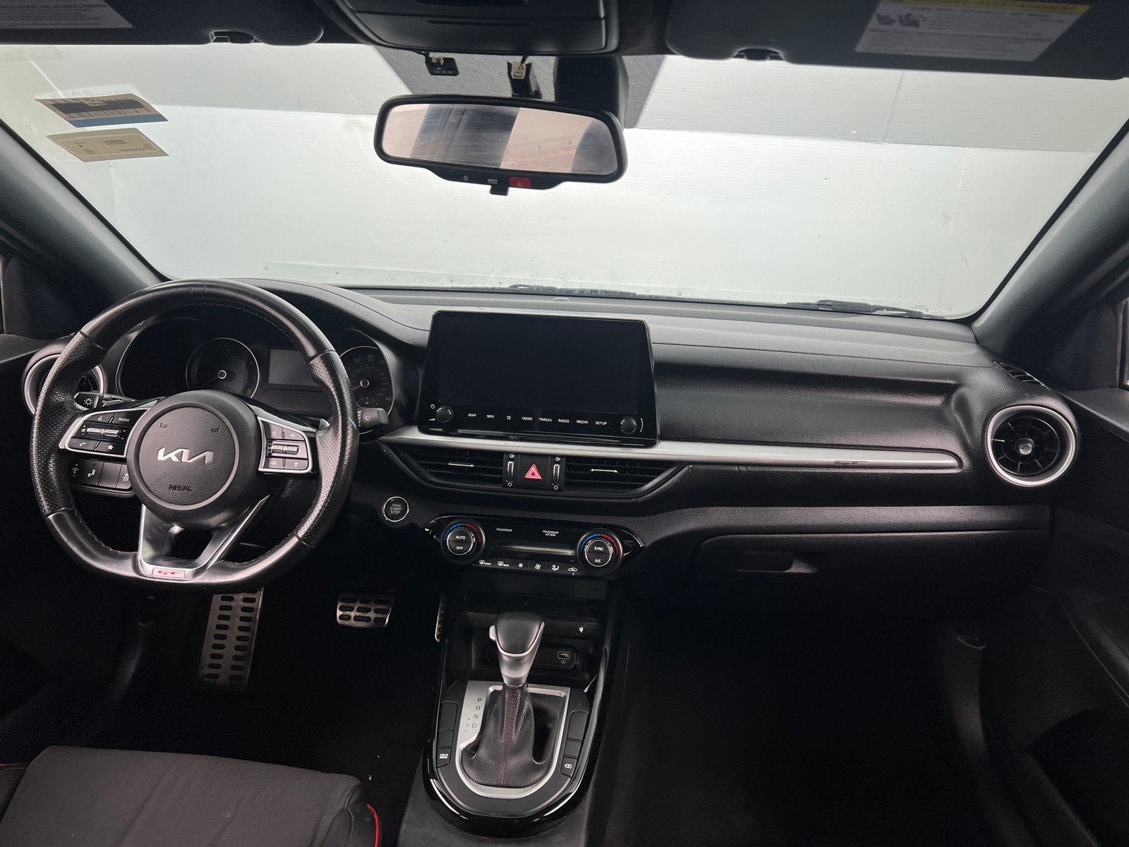 Thumbnail: 2024 Kia Forte - 3