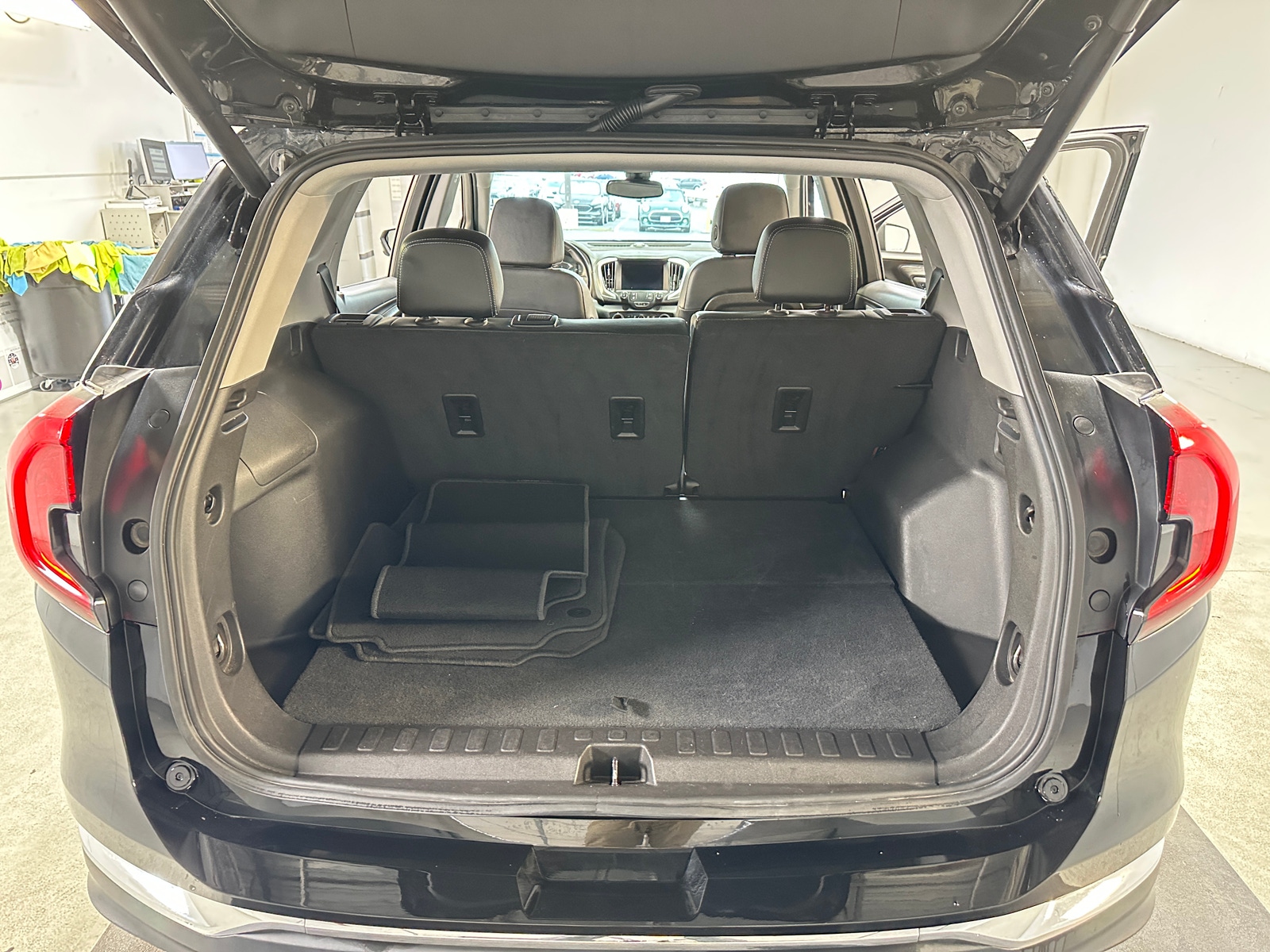 Thumbnail: 2024 GMC Terrain - 6