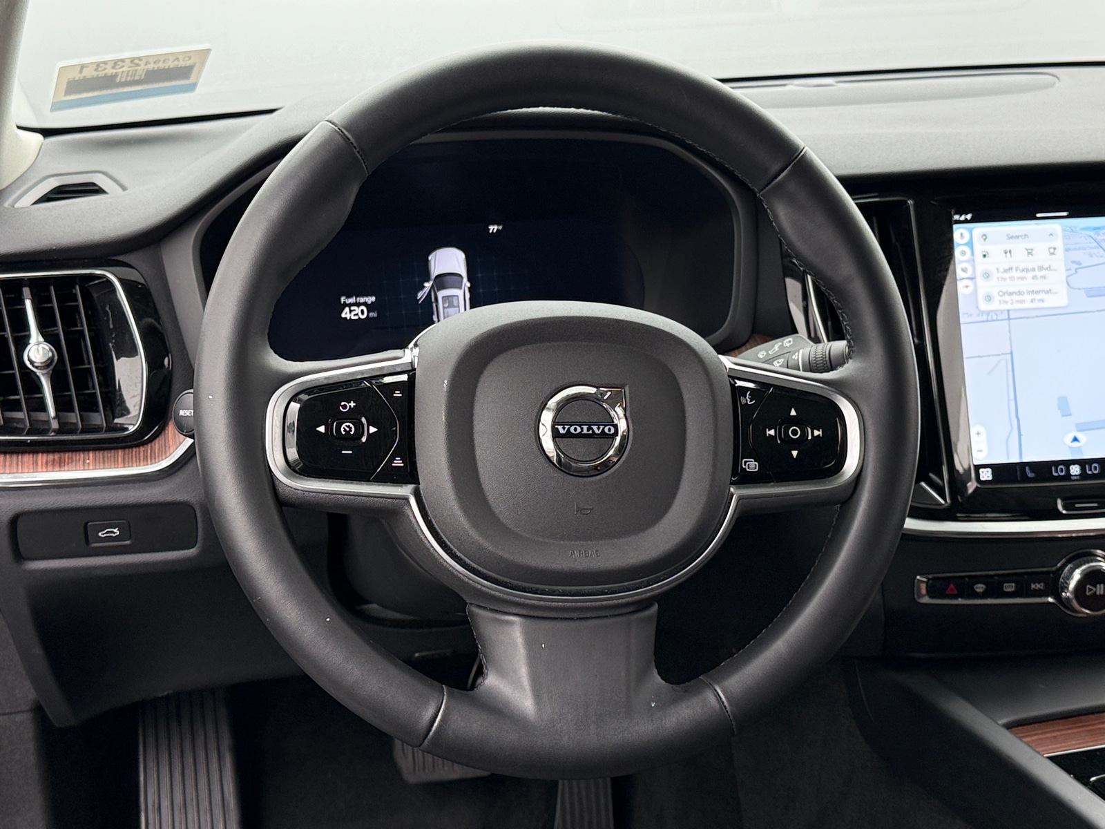 Thumbnail: 2025 Volvo V60 - 4