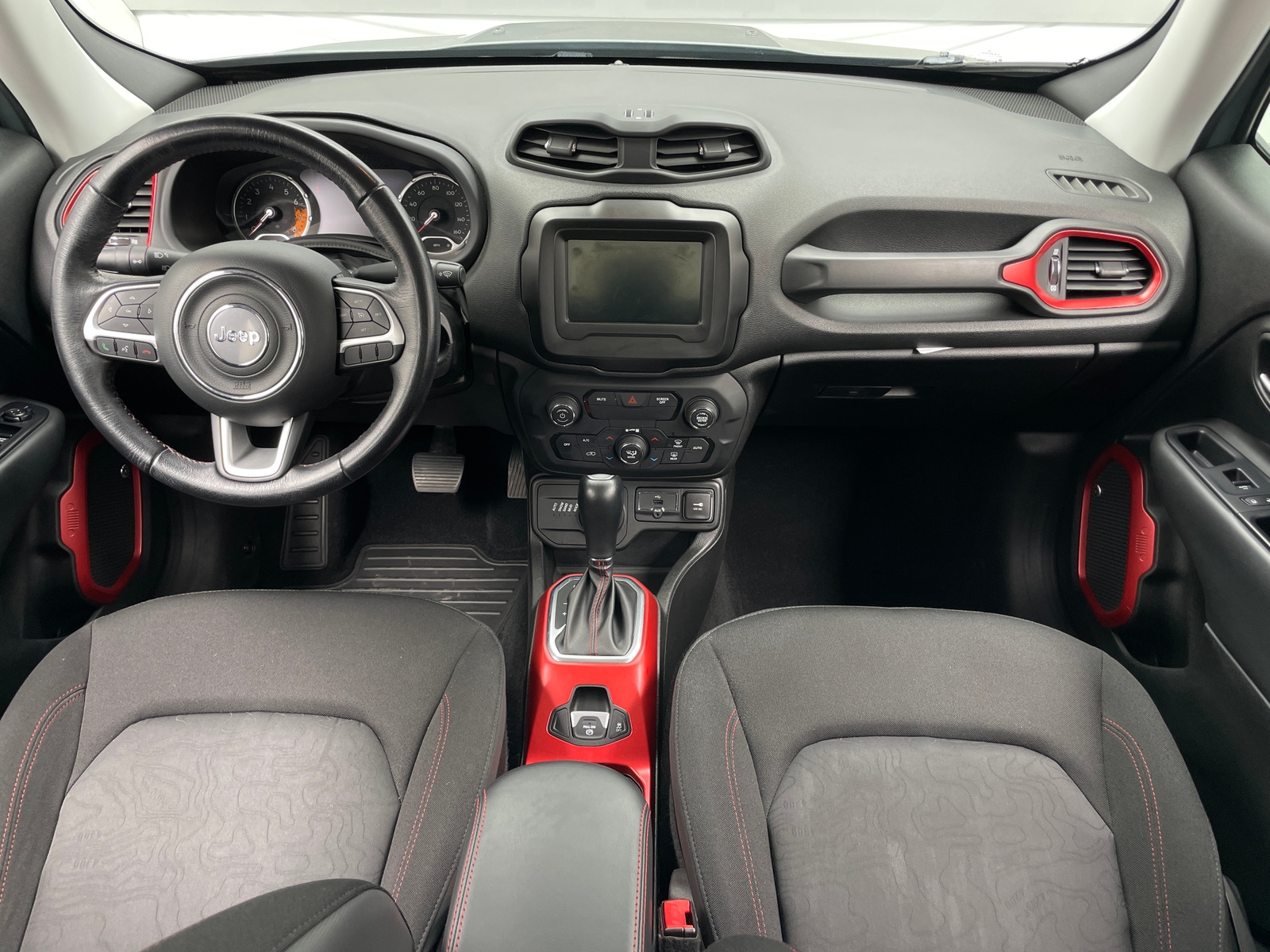 Thumbnail: 2018 Jeep Renegade - 3