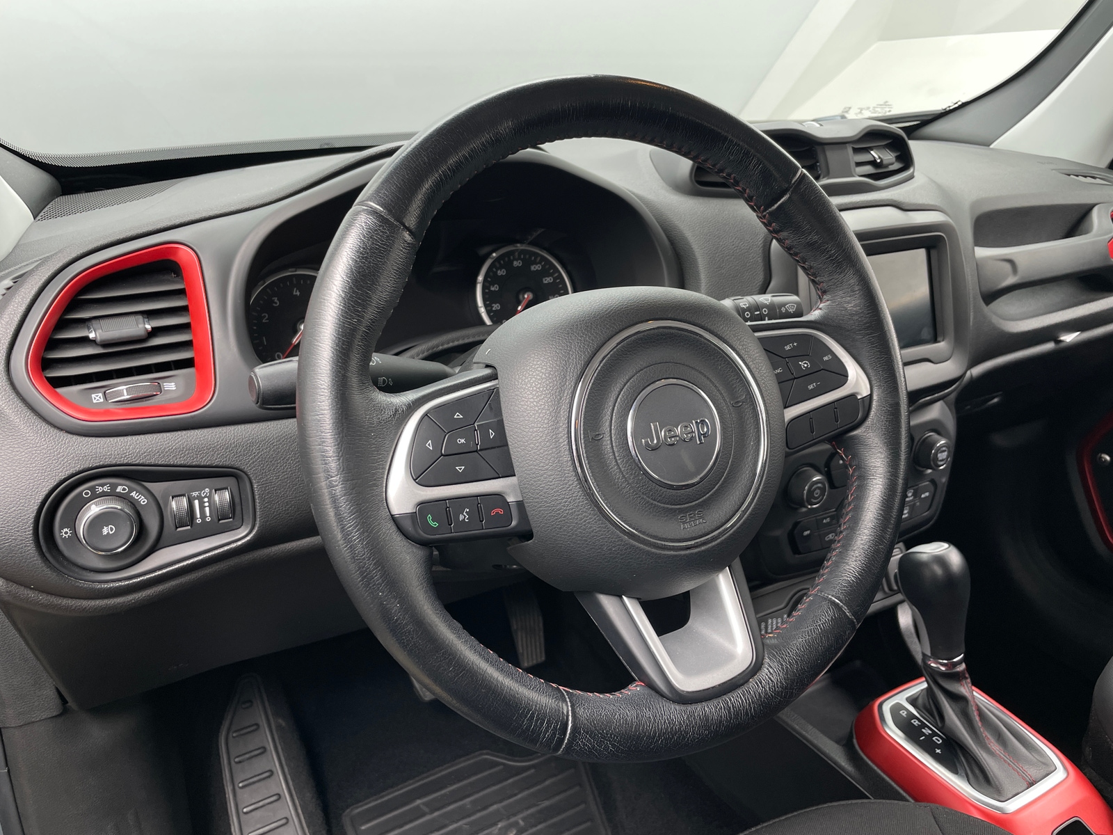 Thumbnail: 2018 Jeep Renegade - 5