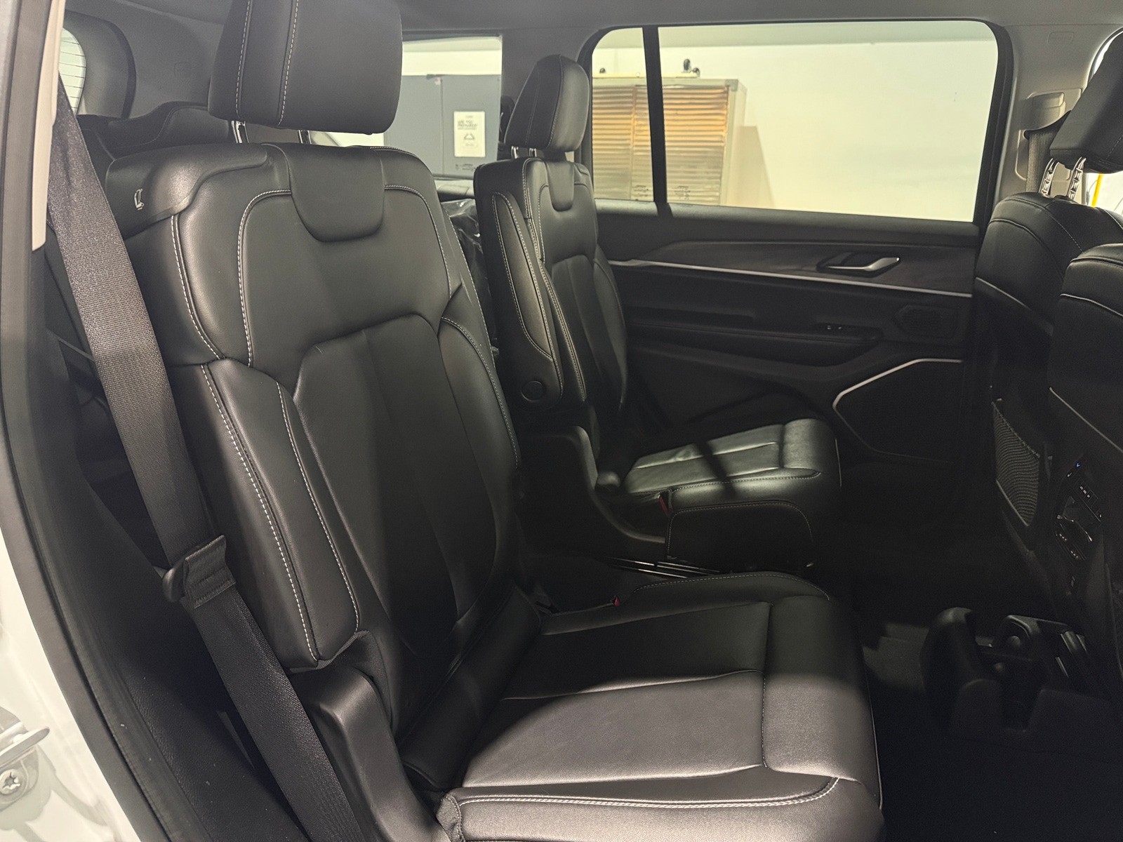 Thumbnail: 2022 Jeep Grand Cherokee L - 5