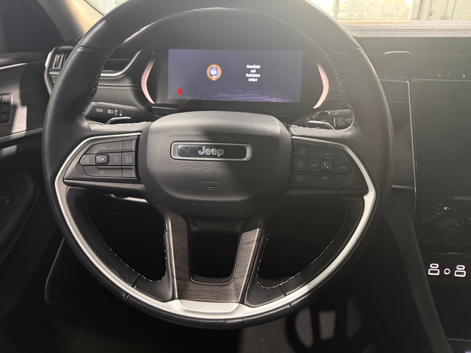 Thumbnail: 2022 Jeep Grand Cherokee L - 4