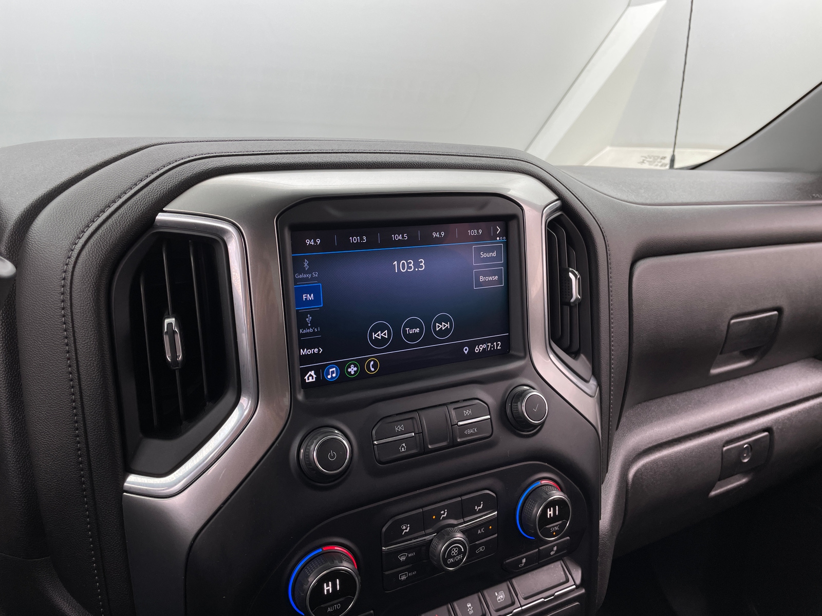 Thumbnail: 2020 Chevrolet Silverado 1500 - 4