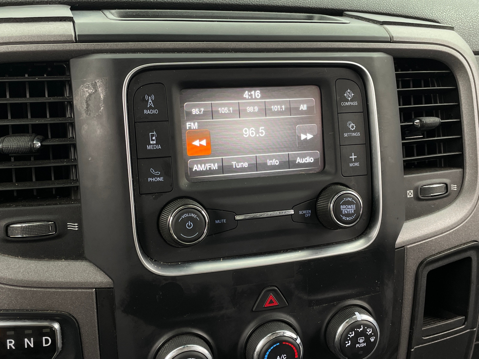 Thumbnail: 2022 RAM 1500 Classic - 3