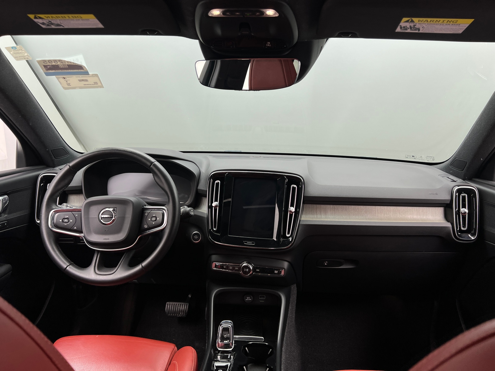 Thumbnail: 2019 Volvo XC40 - 2