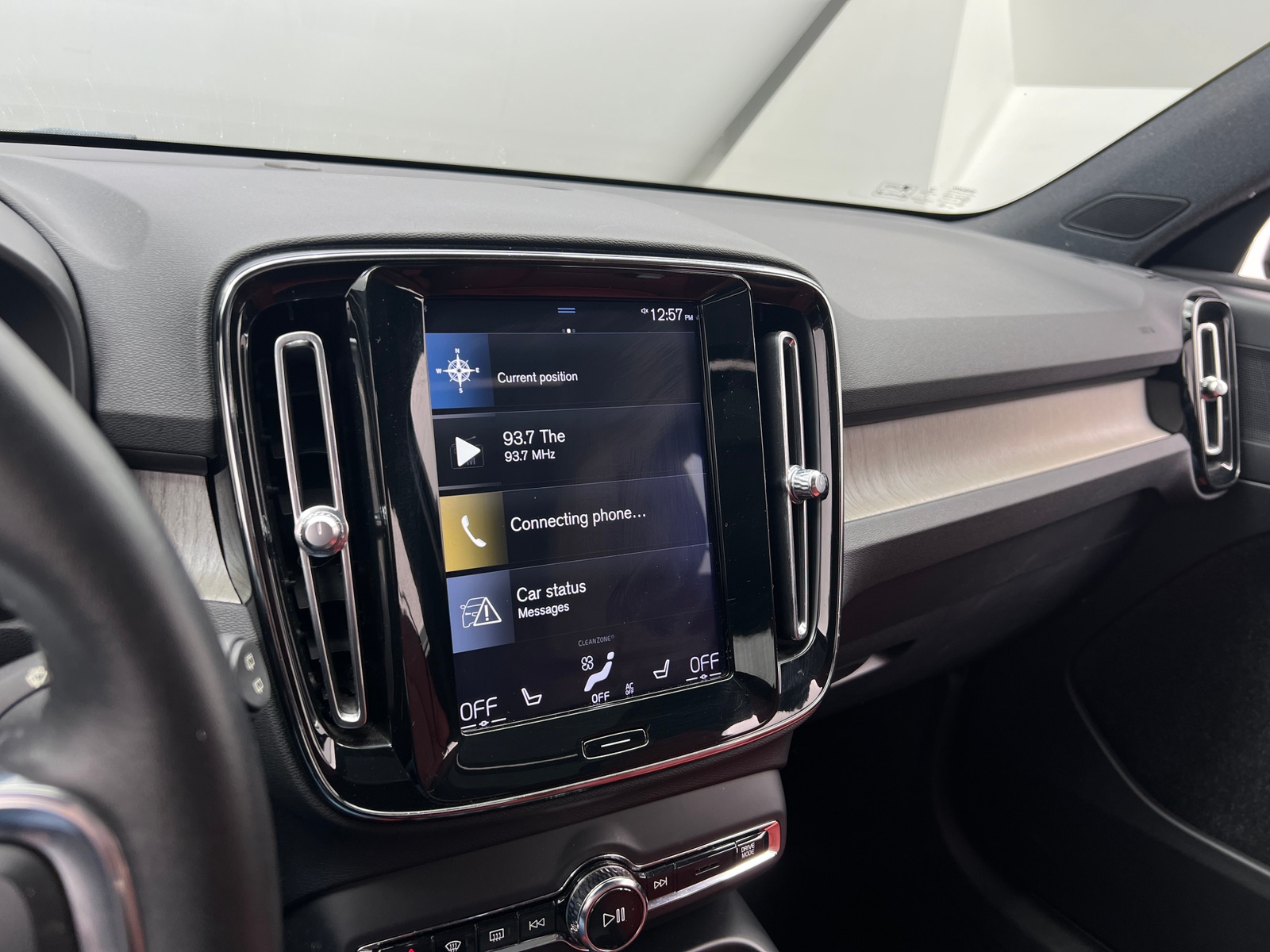 Thumbnail: 2019 Volvo XC40 - 3