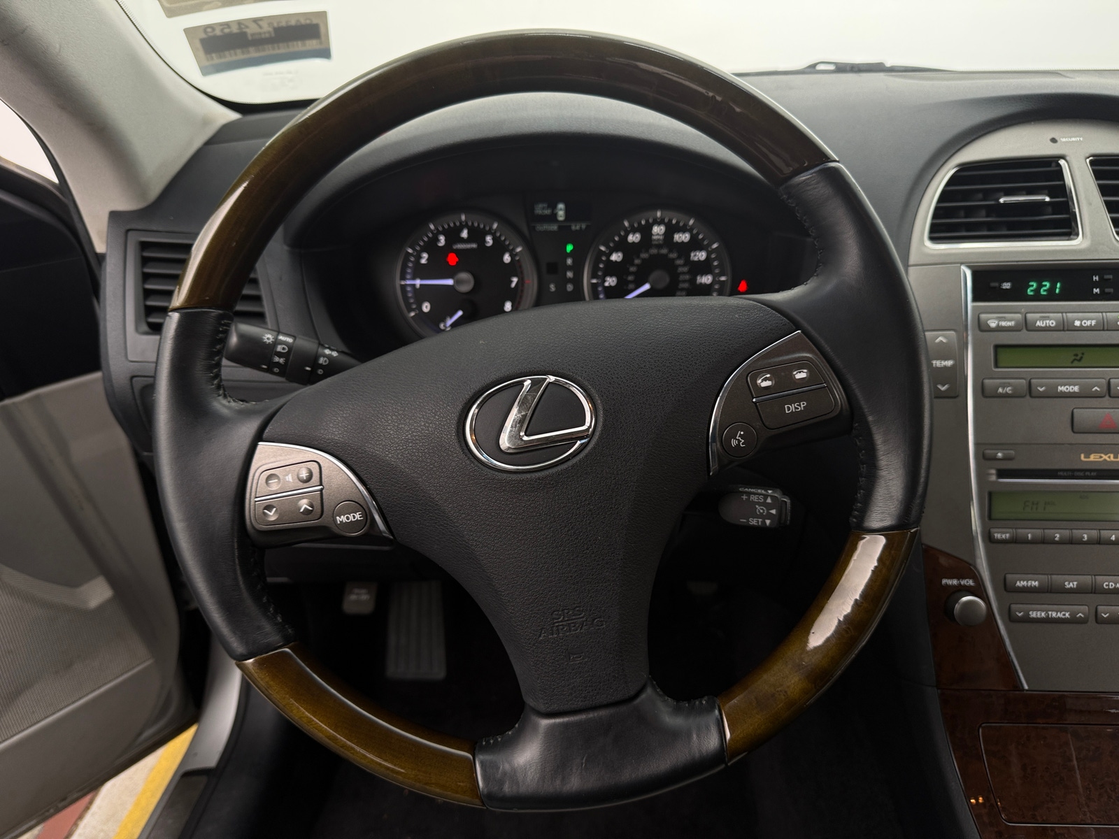 Thumbnail: 2010 Lexus ES - 4