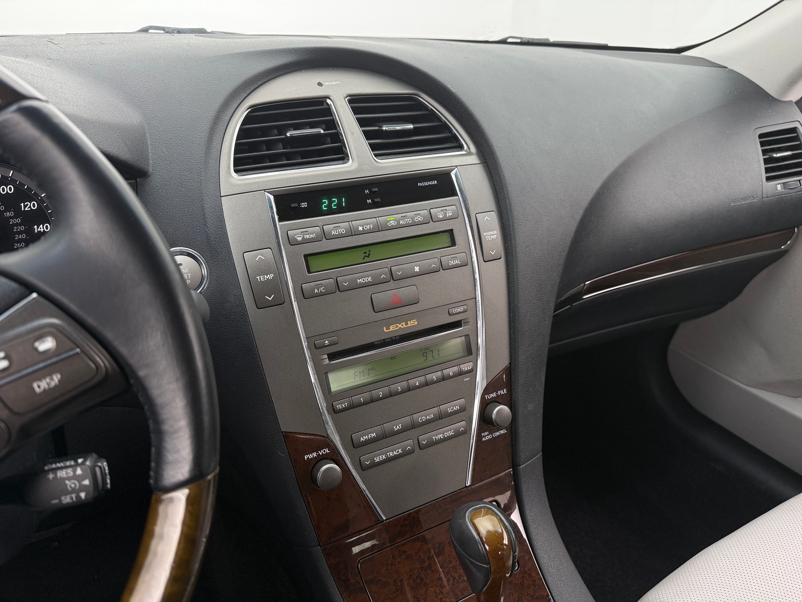 Thumbnail: 2010 Lexus ES - 3