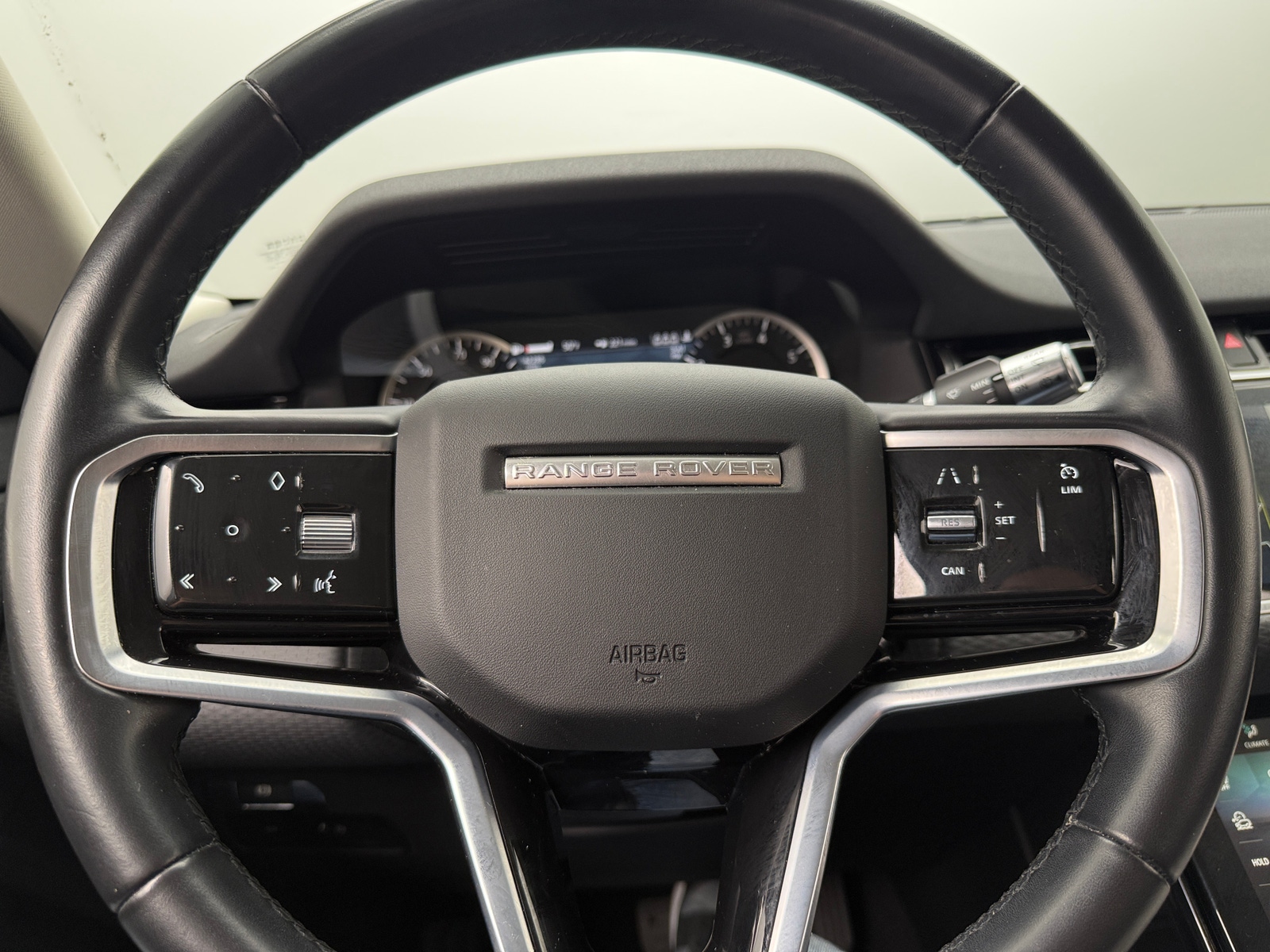 Thumbnail: 2022 Land Rover Range Rover Evoque - 4