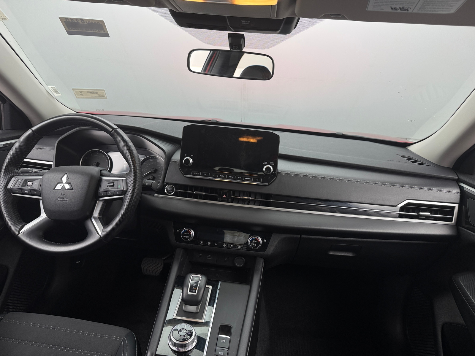 Thumbnail: 2024 Mitsubishi Outlander - 2