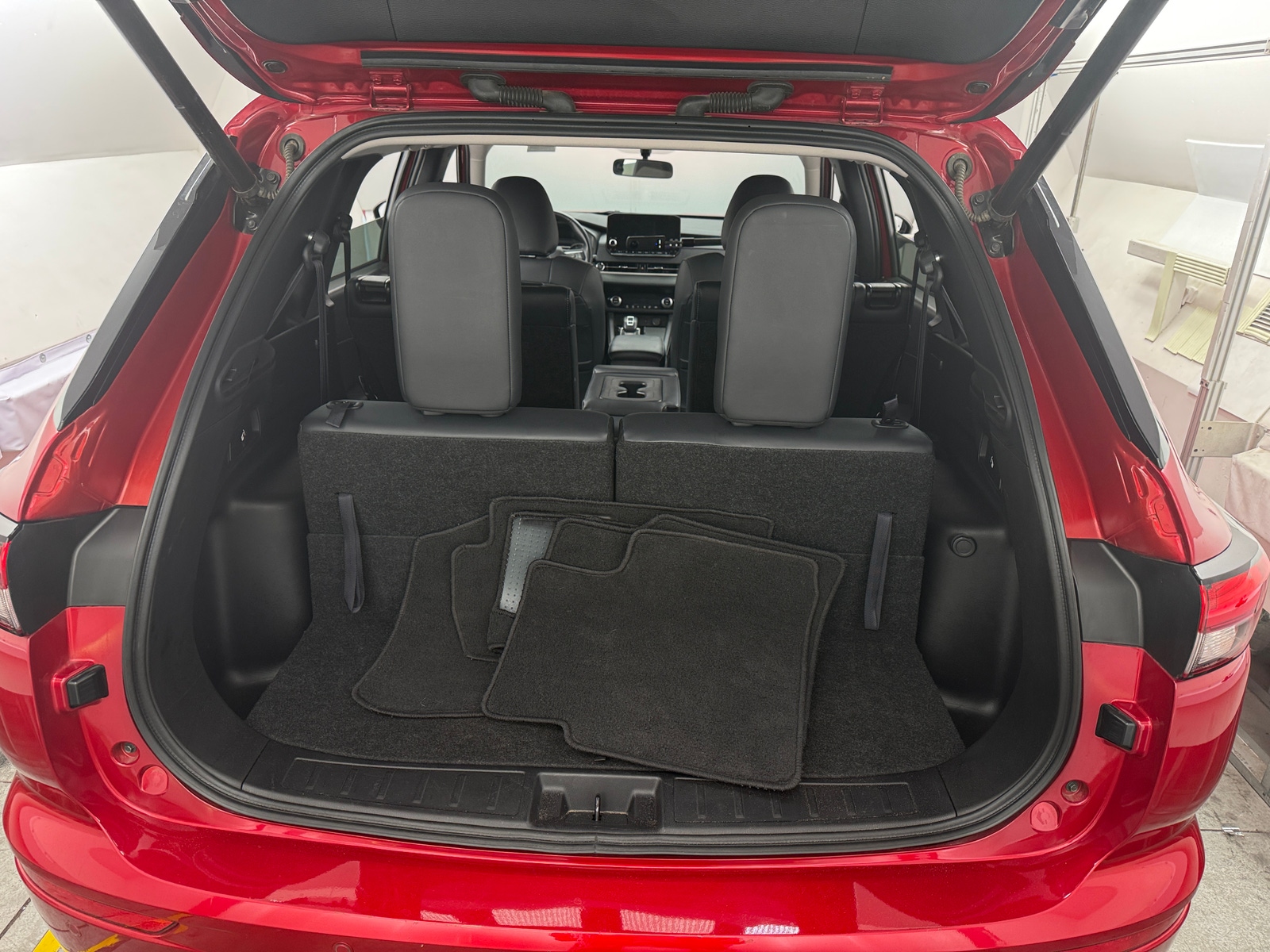 Thumbnail: 2024 Mitsubishi Outlander - 6