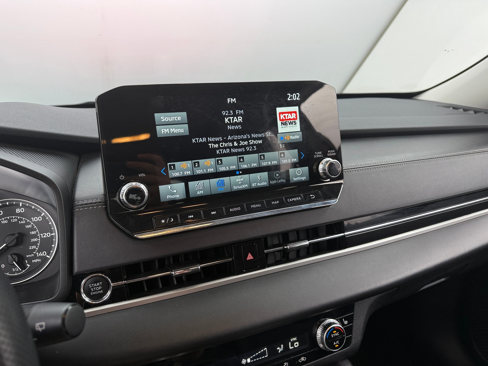 Thumbnail: 2024 Mitsubishi Outlander - 3