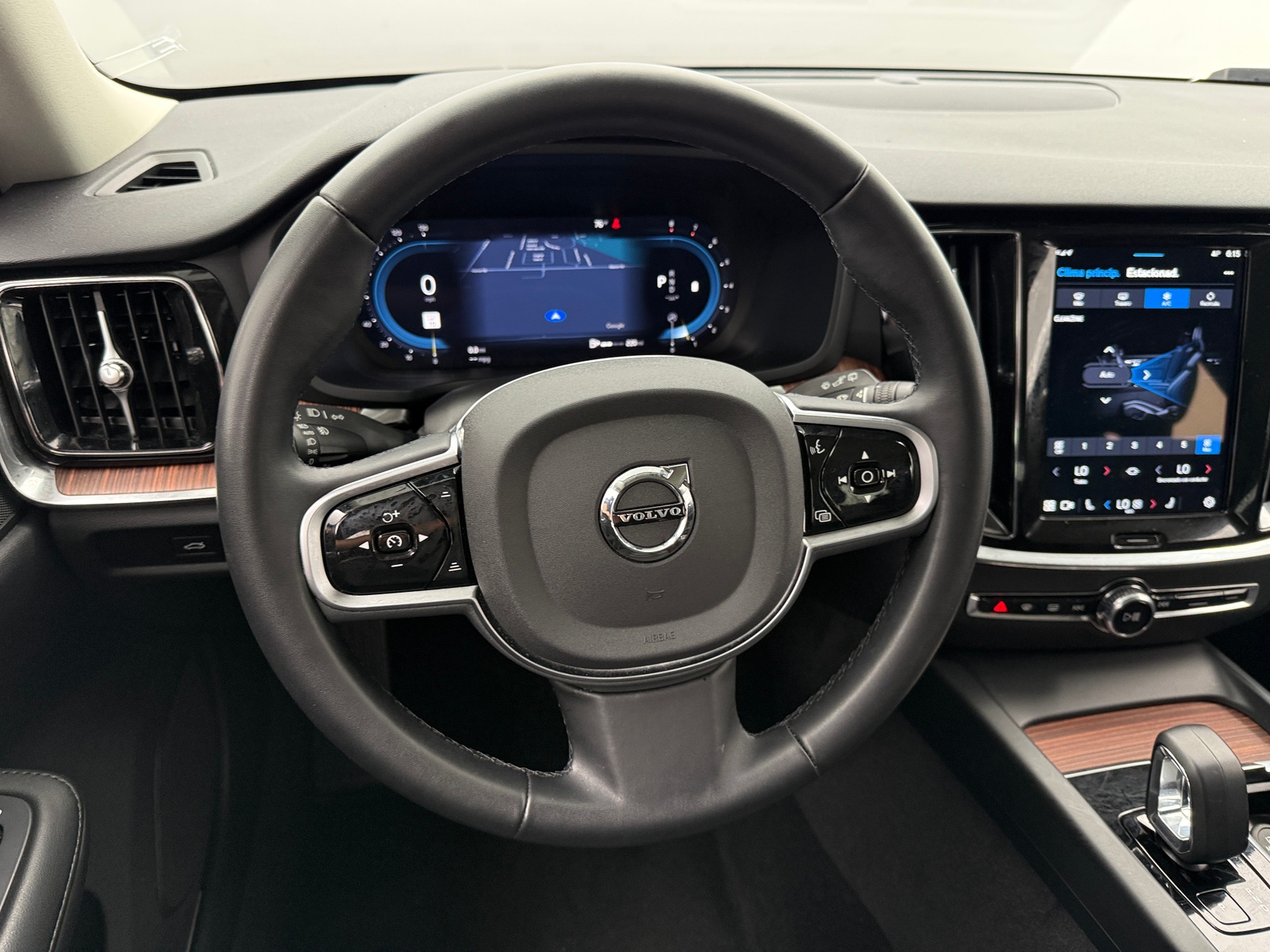 Thumbnail: 2025 Volvo V60 - 4