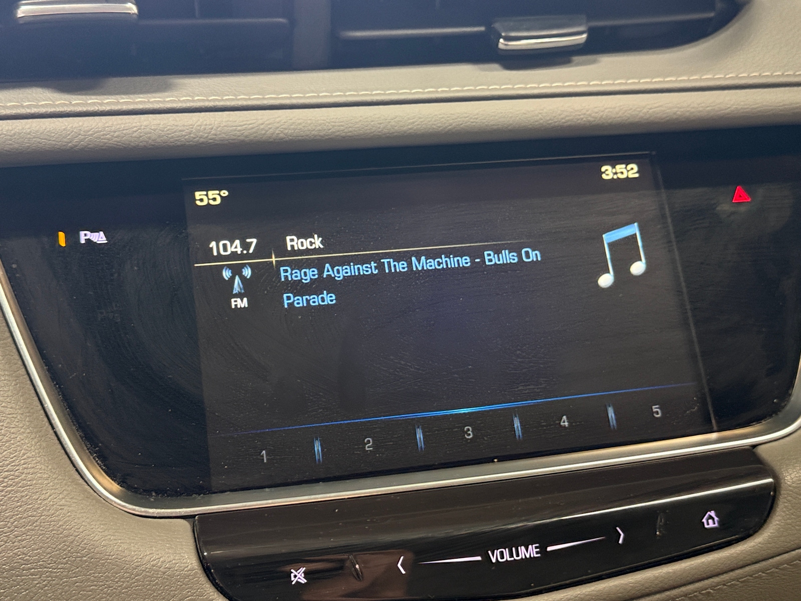 Thumbnail: 2018 Cadillac XT5 - 3