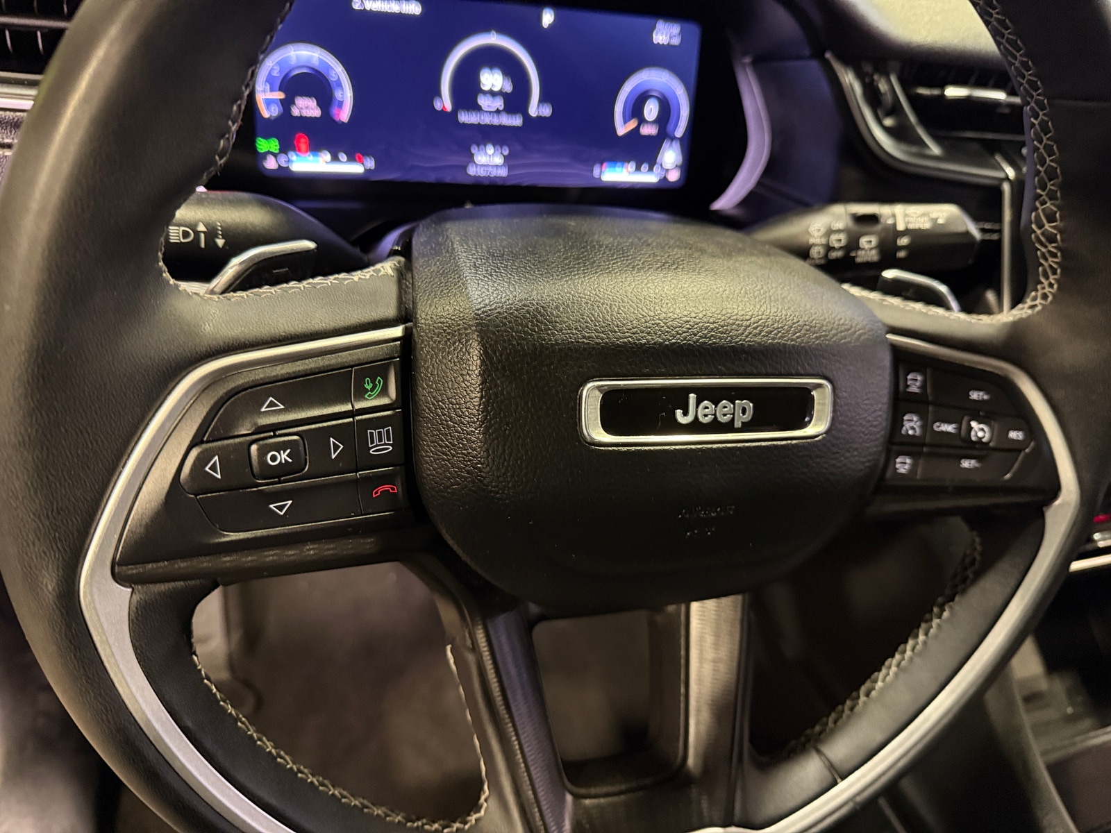 Thumbnail: 2023 Jeep Grand Cherokee L - 5