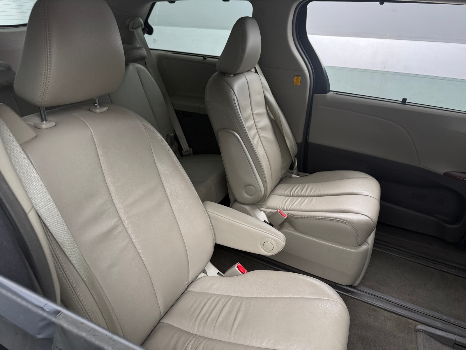 Thumbnail: 2013 Toyota Sienna - 5