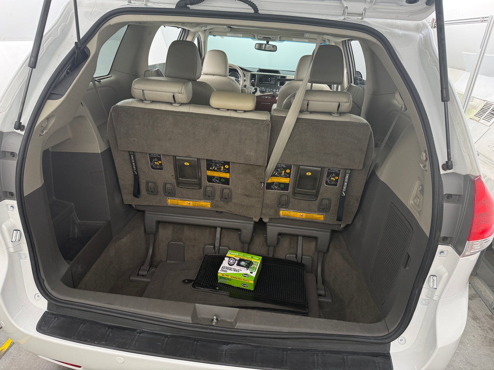 Thumbnail: 2013 Toyota Sienna - 6