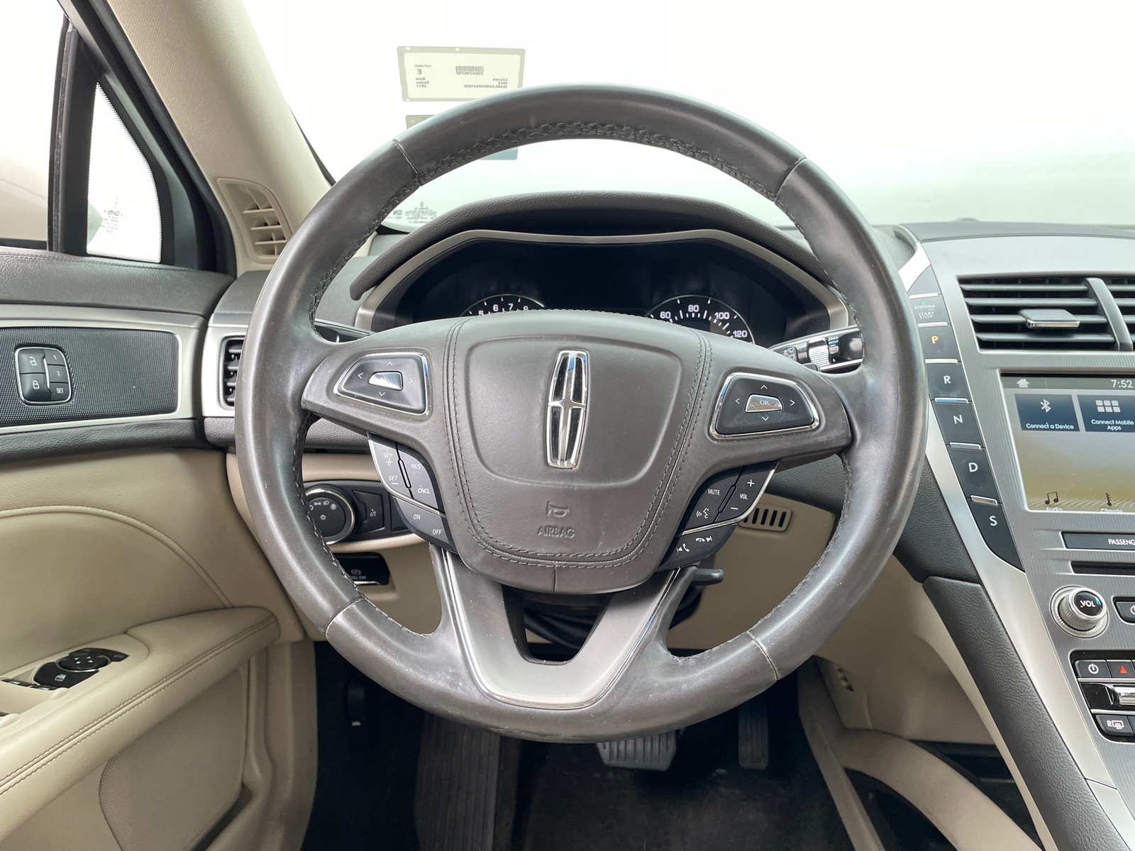 Thumbnail: 2017 Lincoln MKZ - 4