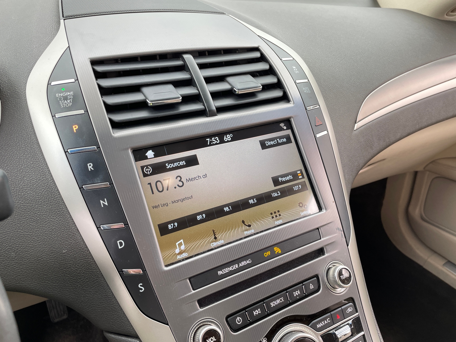 Thumbnail: 2017 Lincoln MKZ - 3