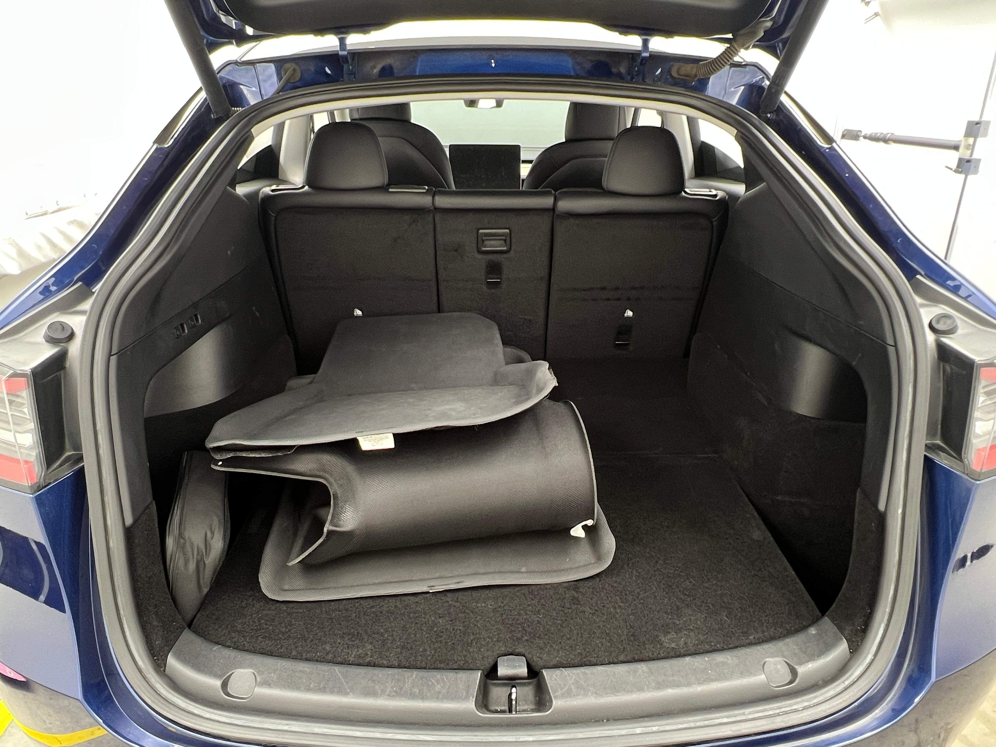 Used 2022 Tesla Model Y Long Range with VIN 7SAYGDEE2NF356214 for sale in Oak Creek, WI