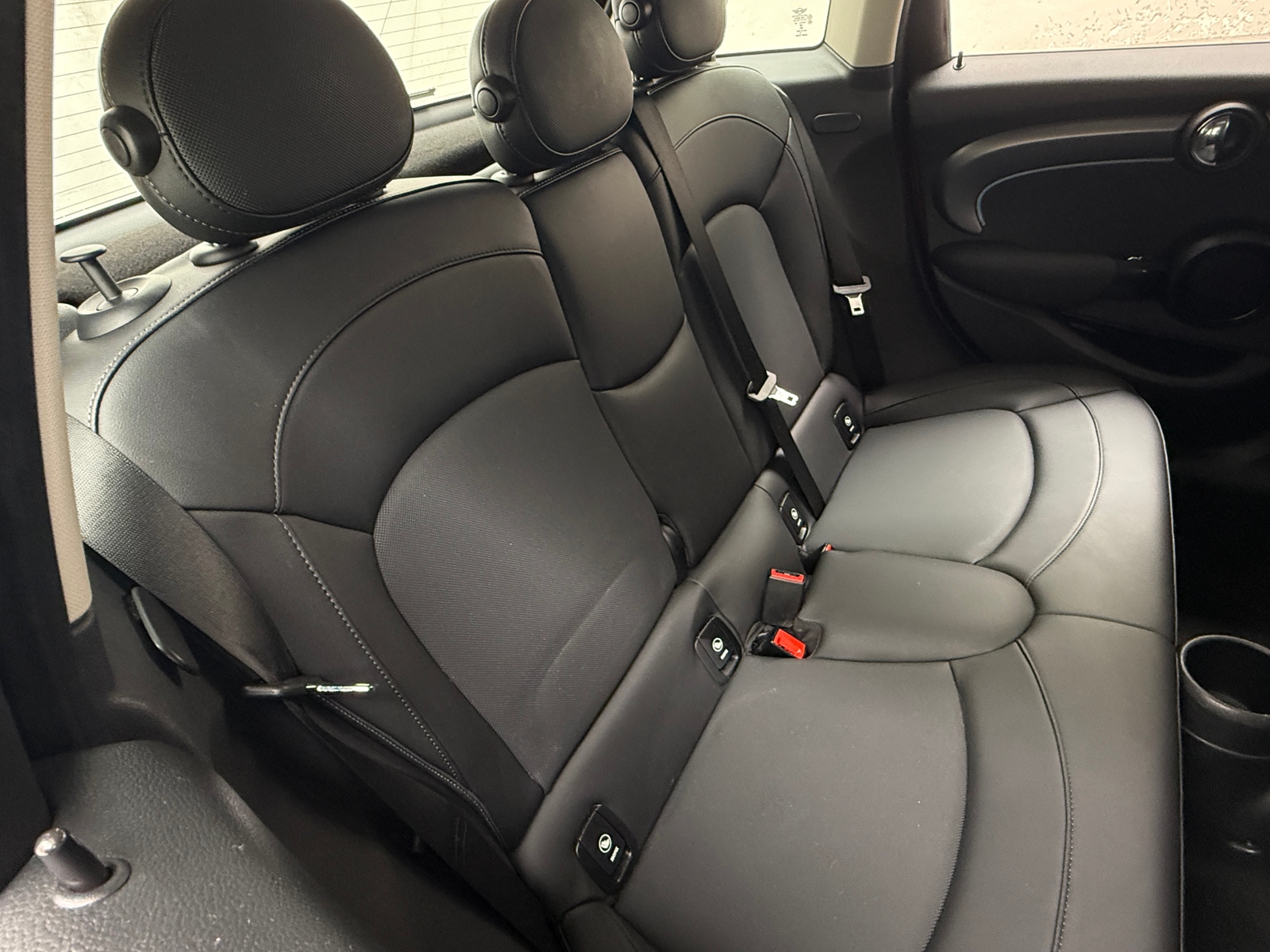 Thumbnail: 2022 MINI Cooper Hardtop - 5