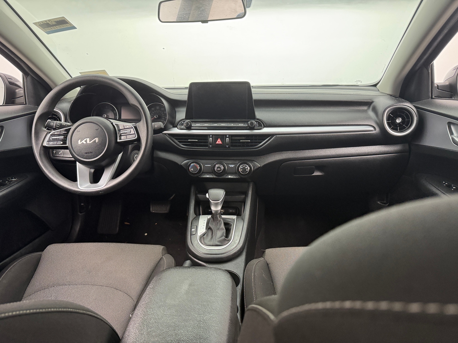 Thumbnail: 2022 Kia Forte - 3