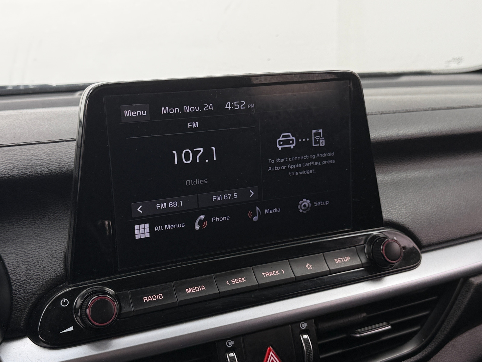 Thumbnail: 2022 Kia Forte - 4