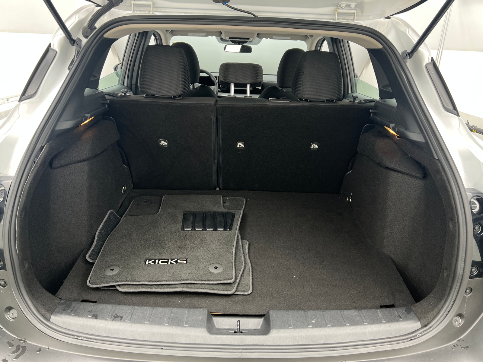 Thumbnail: 2025 Nissan Kicks - 7