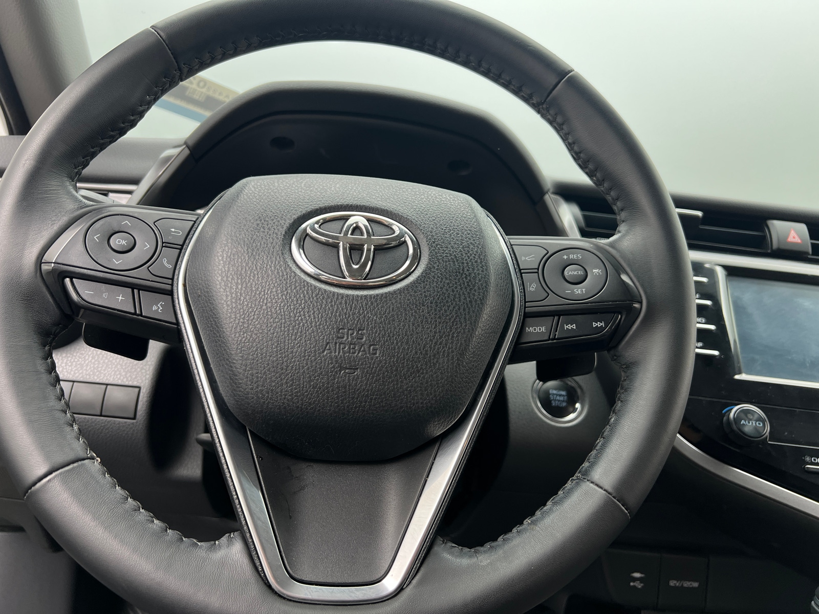 Thumbnail: 2019 Toyota Camry - 4