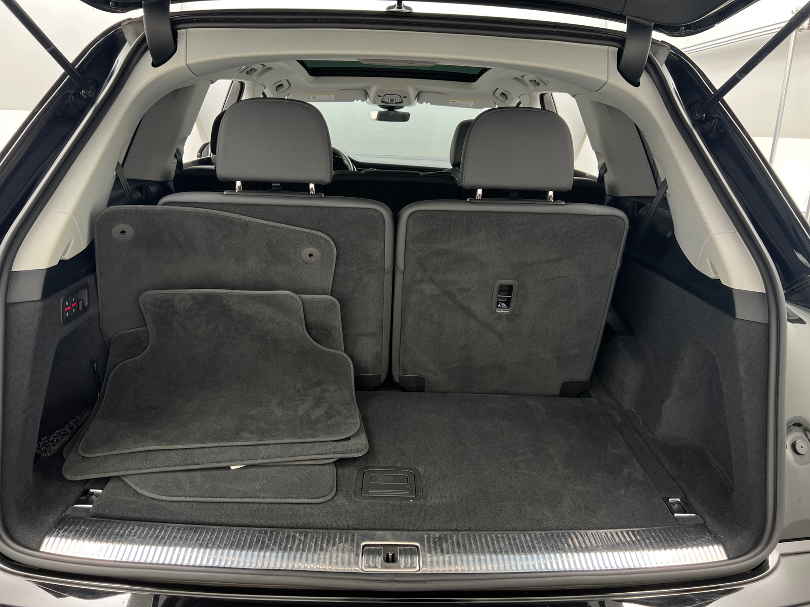 Thumbnail: 2022 Audi Q7 - 6